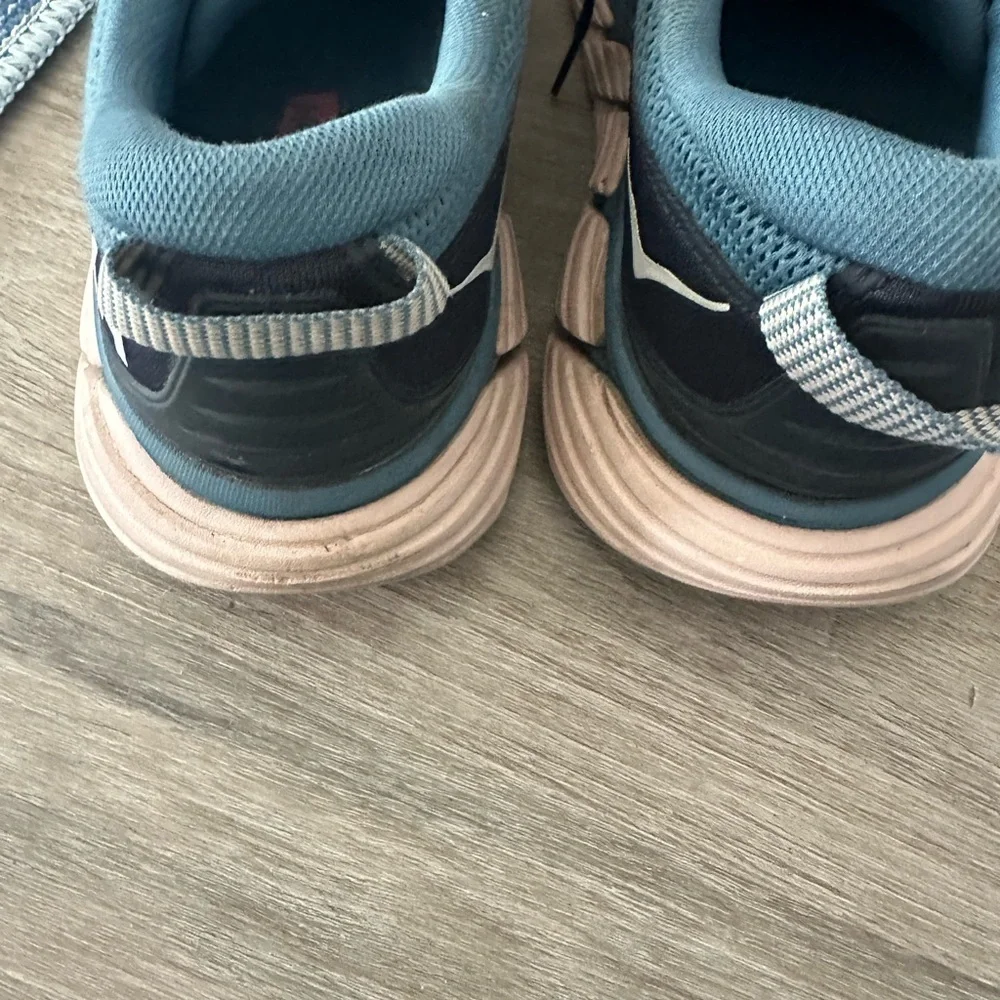 Hoka sneakers size 10.5 - Picture 3 of 10